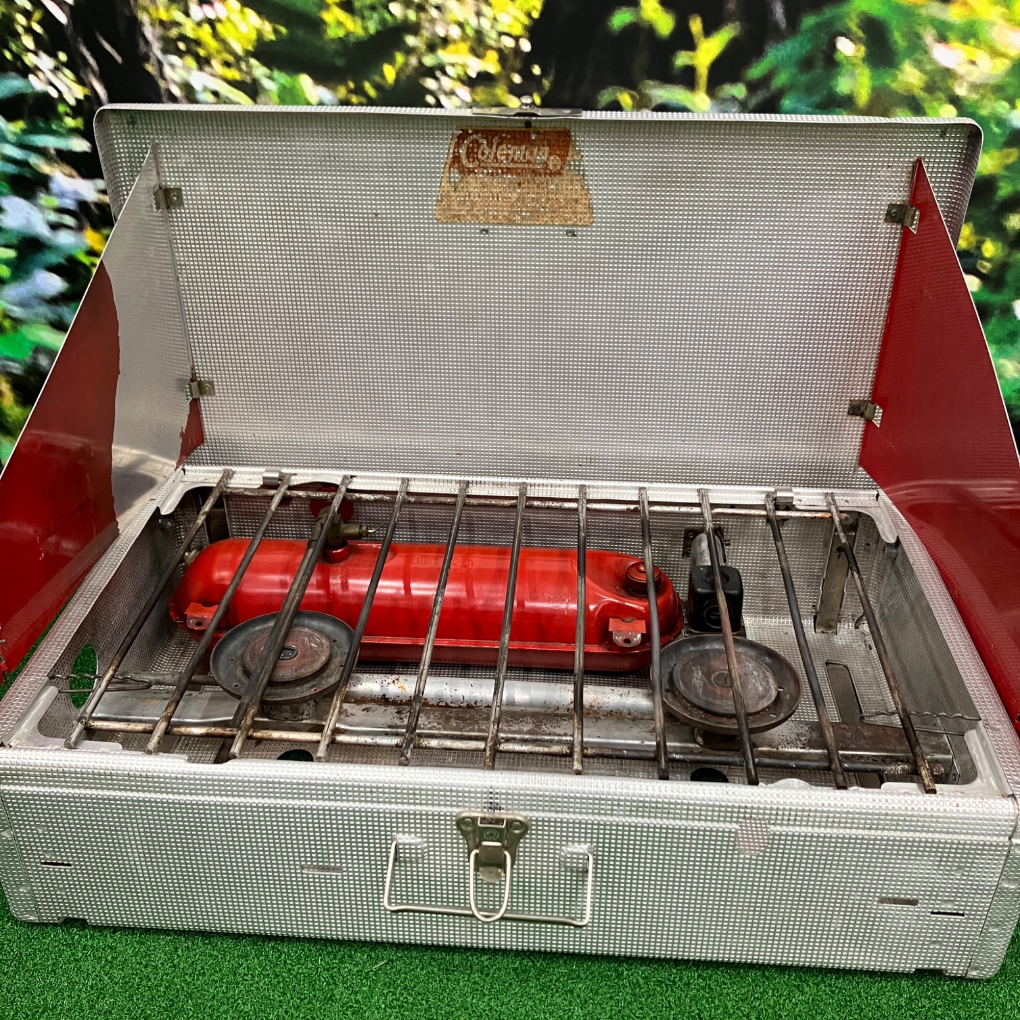 キャンプ用品、まとめ売り　Colemanツーバーナー他 Coleman】ダイヤロゴが映える1960年代アルミ製ツーバーナー[2026.09.04