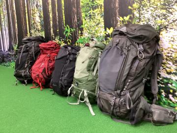 「登山のバックパック 」