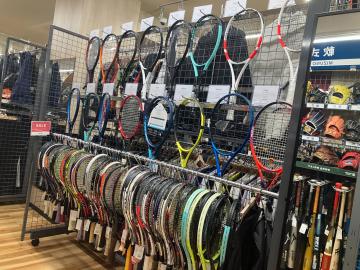 「スポーツ用品のテニス 」