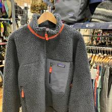 【Patagonia】秋冬アウトドアにおすすめのクラシックレトロXジャケット入荷 ♪