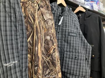 【スノーボードウェア入荷】25-26シーズンのNOMADIK・BEYOND MEDALSの高年式ジャケット＆パンツを紹介！