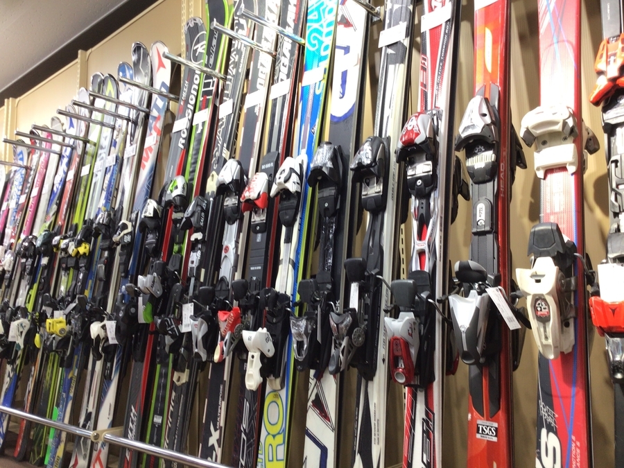 一式揃います！スキー用品をお探しならトレファクスポーツ青葉台店まで！！