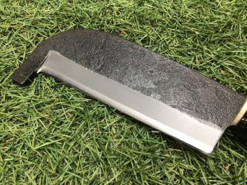 伝統の越後鍛冶！越乃火匠 久八の朱入れ片刃鉈＆小嘴鉈入荷