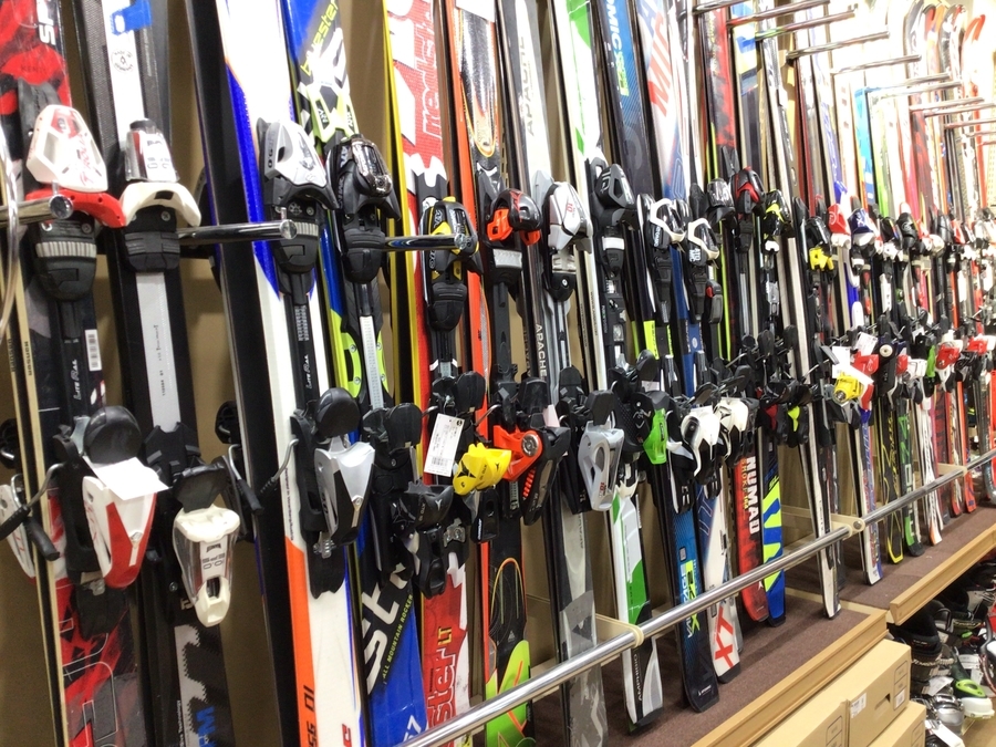 一式揃います！中古スキー・スノーボード用品のお買い求めは当店へ！