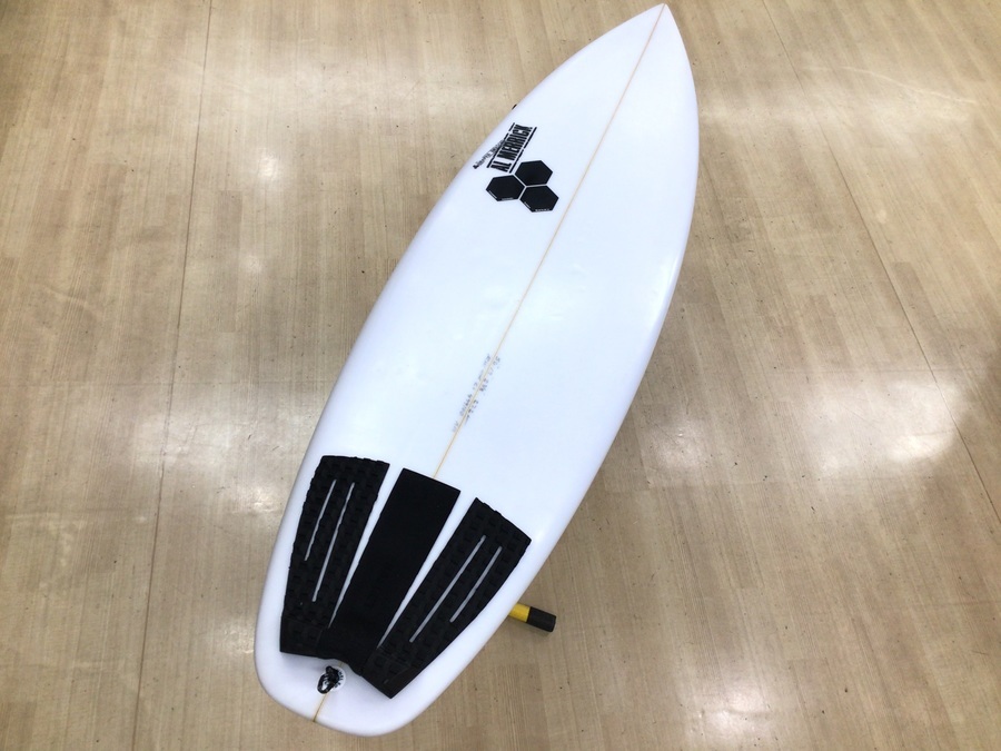 小波用のパフォーマンスボード。チャネルアイランドのロケット