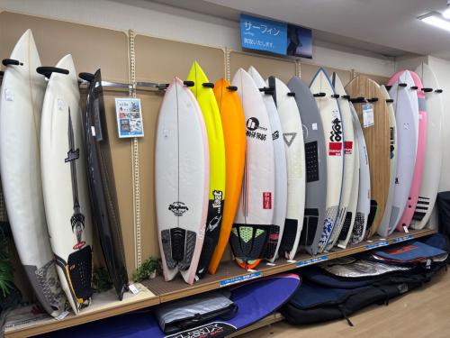 サーフボードを買うならトレファクスポーツアウトドア青葉台店へ
