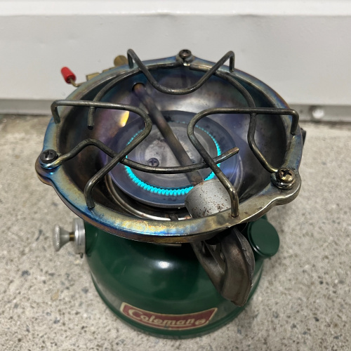 絶妙な火力調整を可能にするコールマンの名器”スポーツスター502