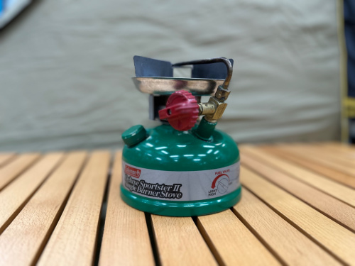 アマガエル大量発生中！】コールマンのガソリンバーナーのご紹介