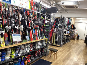 スキー・スノーボード買うならトレファクスポーツアウトドア府中甲州街道店で！