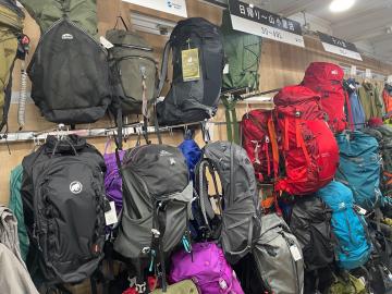 「アウトドア用品の登山用品 」