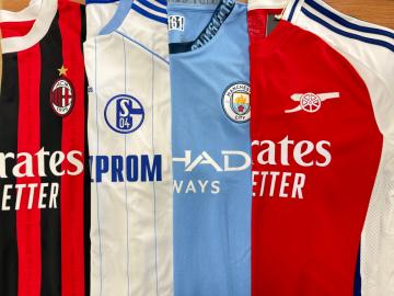 「スポーツ用品のサッカー 」