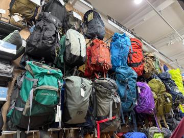 「アウトドア用品の登山用品 」