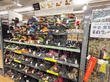 「アウトドア用品の登山用品 」