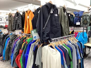 「アウトドア用品の登山用品 」