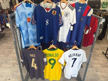 【日本代表試合間近！】府中甲州街道店の代表ユニフォームをご紹介！