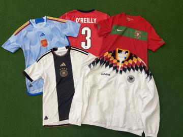 「サッカーのサッカーユニフォーム 」