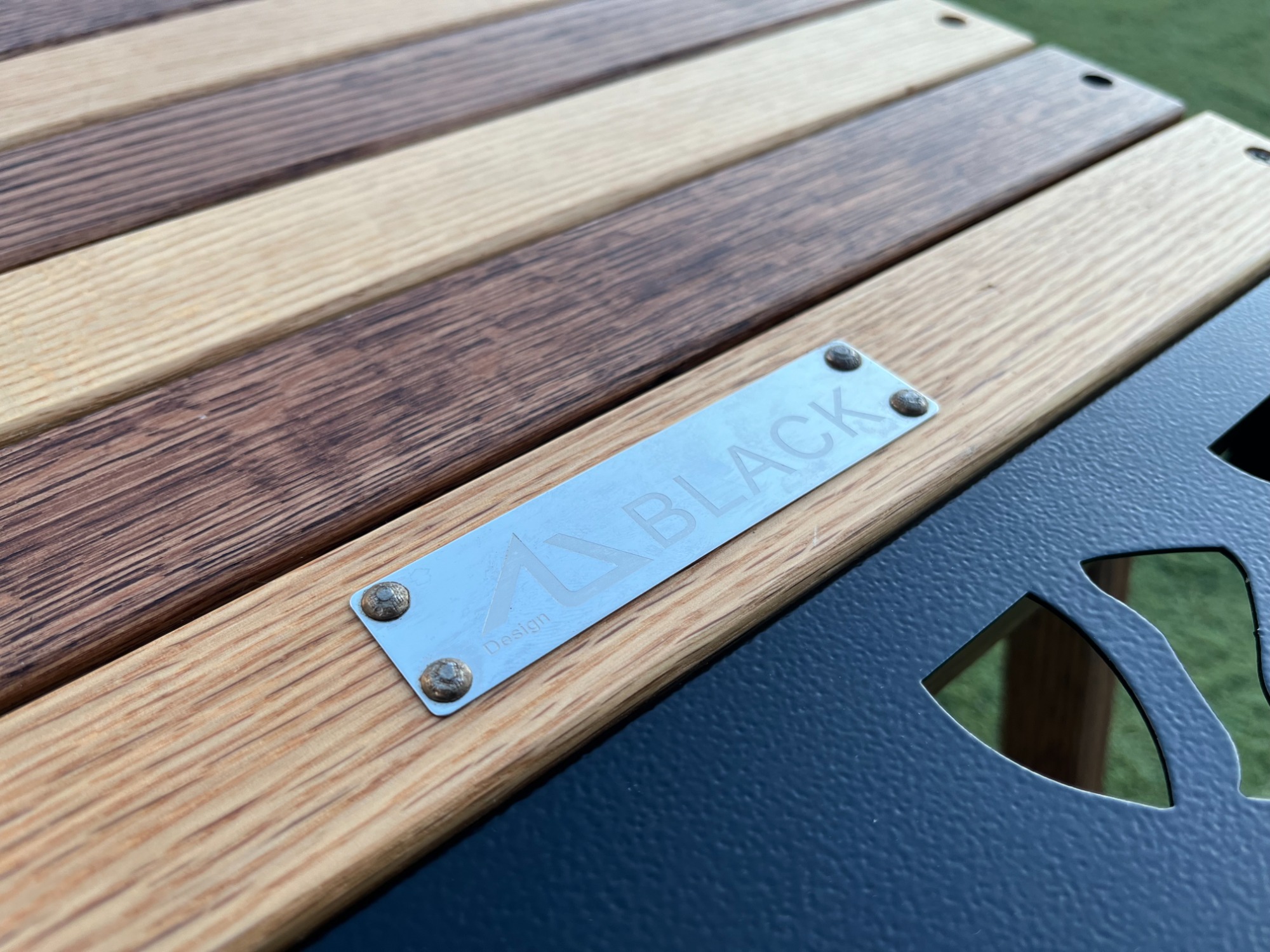 木材×鉄でインダストリアルな雰囲気を味わえるハレテーブルが入荷