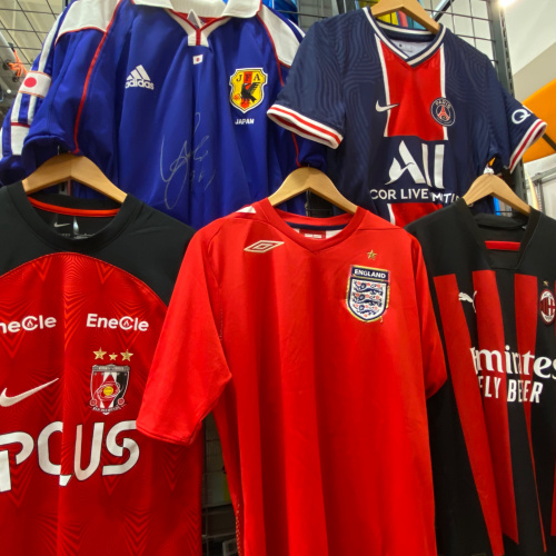 【お買い得まとめセット】ノーブランド 海外サッカーユニフォーム　相当 3点+1 お買い得まとめセット】ノーブランド 海外サッカーユニフォーム