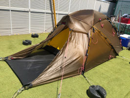 長期で使えるソロテント！ヒルバーグ「ヤヌー（JANNU）サンドカラー