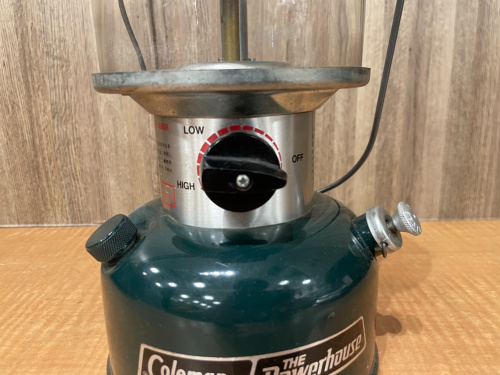 由緒ある歴史を持つガソリンランタン コールマン228Eをご紹介いたし