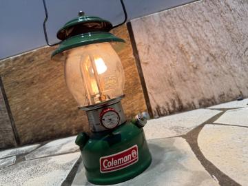 「アウトドア用品のColeman 」