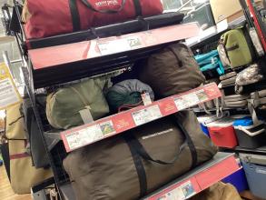 商品入れ替えのため、テントをお買い得な価格でご用意しています！