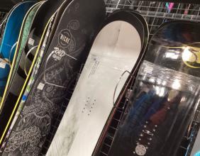 【在庫速報】直近入荷のスノーボードをご紹介！！今が買い替え時です！！