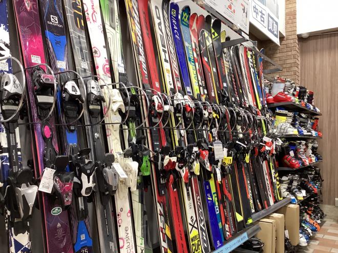 【三芳店】スキー板のお値段を一部見直しました!