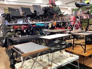 テーブルやチェアを買うならぜひトレファクスポーツアウトドア三芳店へ！！