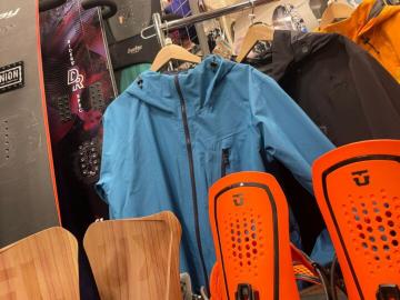 「スポーツ用品　三芳のスノーボード 」