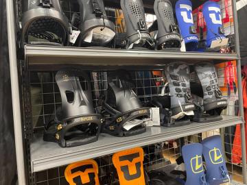 「スポーツ用品のスキー 」