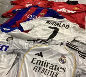 【サッカー特集】名門海外サッカーチームのユニフォームを多数お取り扱い中！