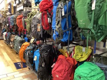 「登山用品のトレッキング 」