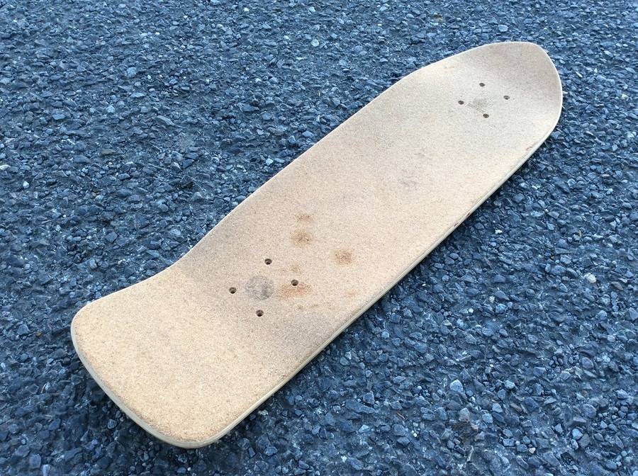 【スポーツ柏】コルク仕様のスケートボード！？