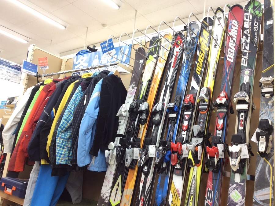 この時期がチャンス！スキー用品を売る・買うならトレファクスポーツ柏店へ！
