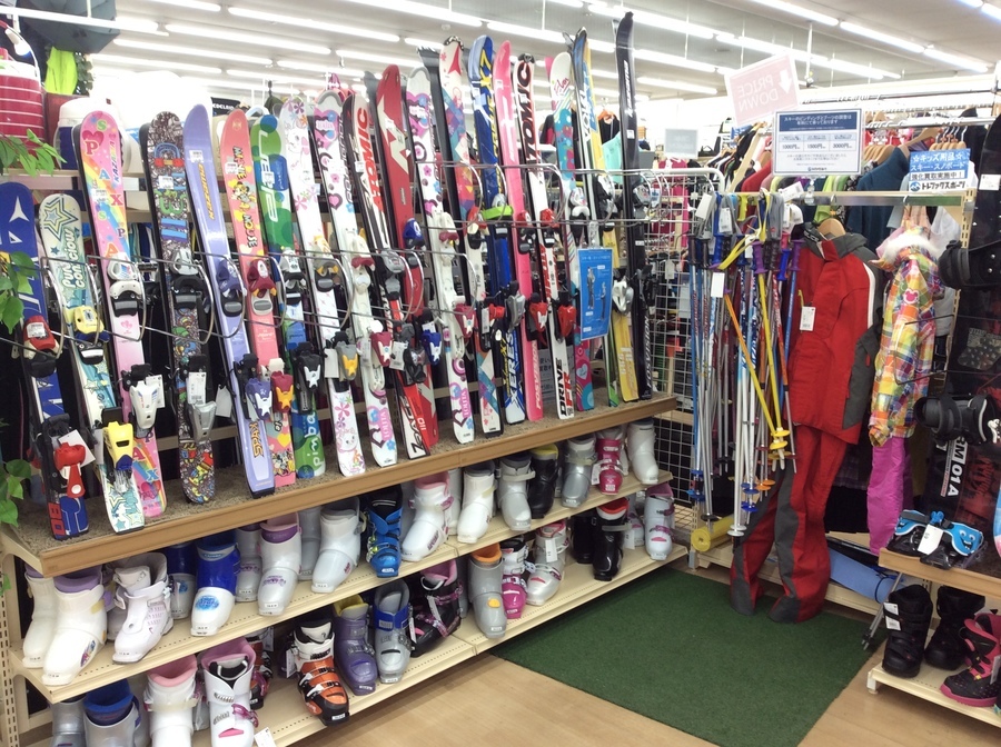 年末年始にスキー用品お求めならスポーツ柏店へ！