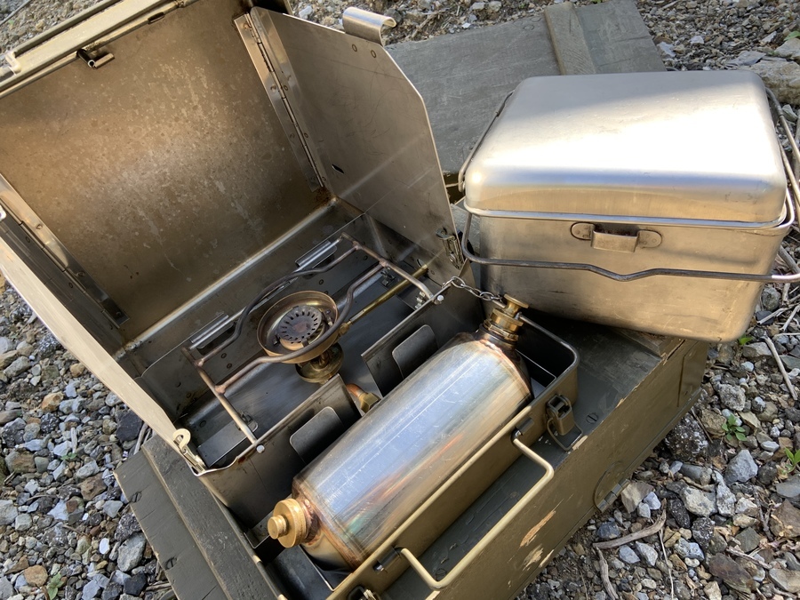 無骨キャンパー必見!】キングオブ箱ストーブ!! イギリス軍用