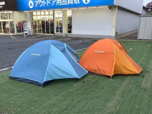 ふたりソロキャンプに！モンベル クロノスドーム2型×2カラー