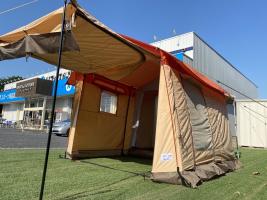 まるで洋館！テンマクのガレージテントは1年使える快適テント