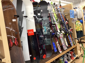 【中古買取】スキー・スノーボード用品を売るならトレファクスポーツ柏店へ！！