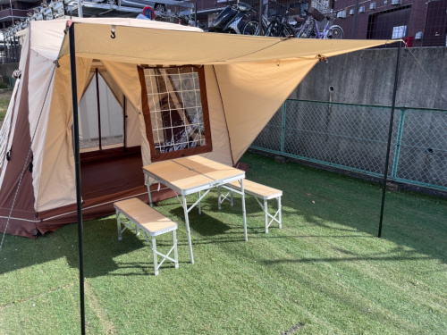 キャンプ場に家!?カーテンの付いたミグラテールで新生活！[2023.03.11