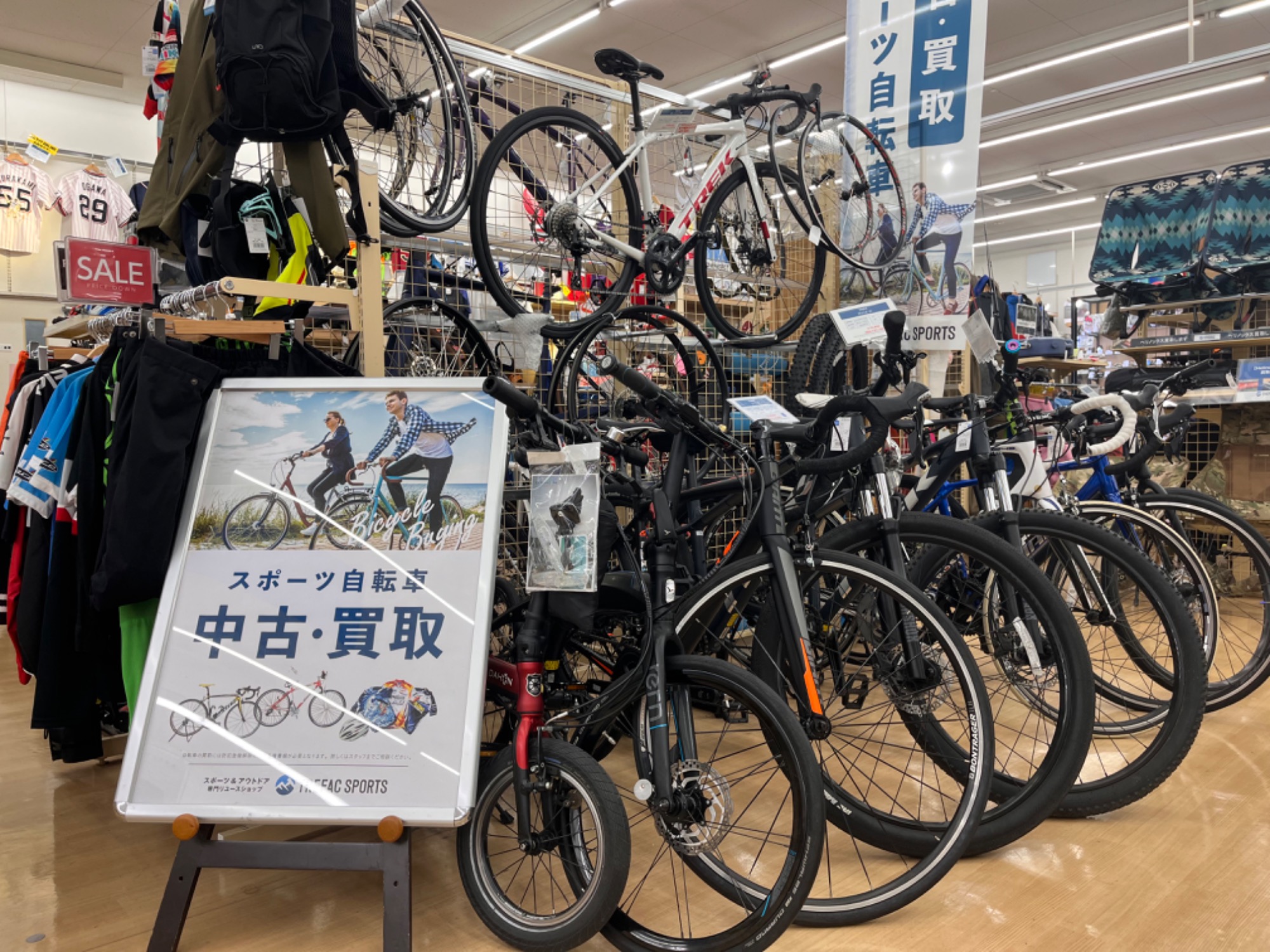 サイクリングデビューに！柏店ロードバイク・クロスバイク豊富に展示中