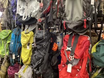 「アウトドア用品の登山用品 」