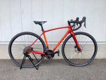 「スポーツ用品の自転車 」