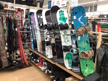 「スポーツ用品のウィンタースポーツ 」