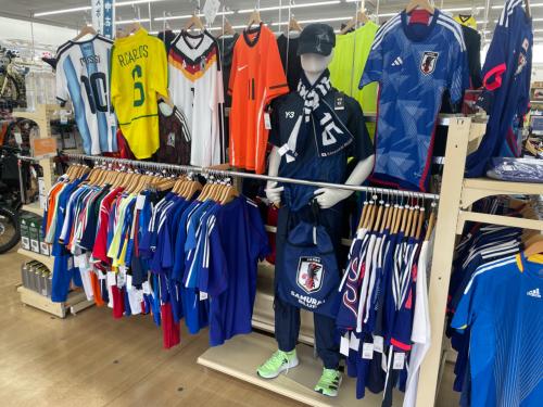 本日は浦和戦！】柏店のレイソル＆レッズのユニフォーム特集！[2026.03