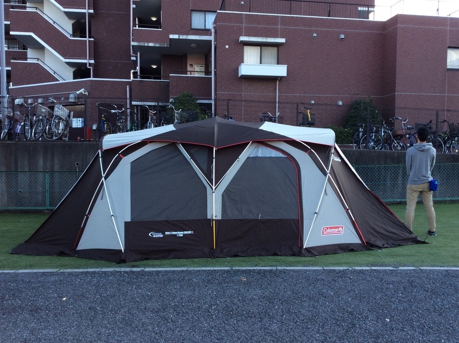 キャンプ用品のツールームテント