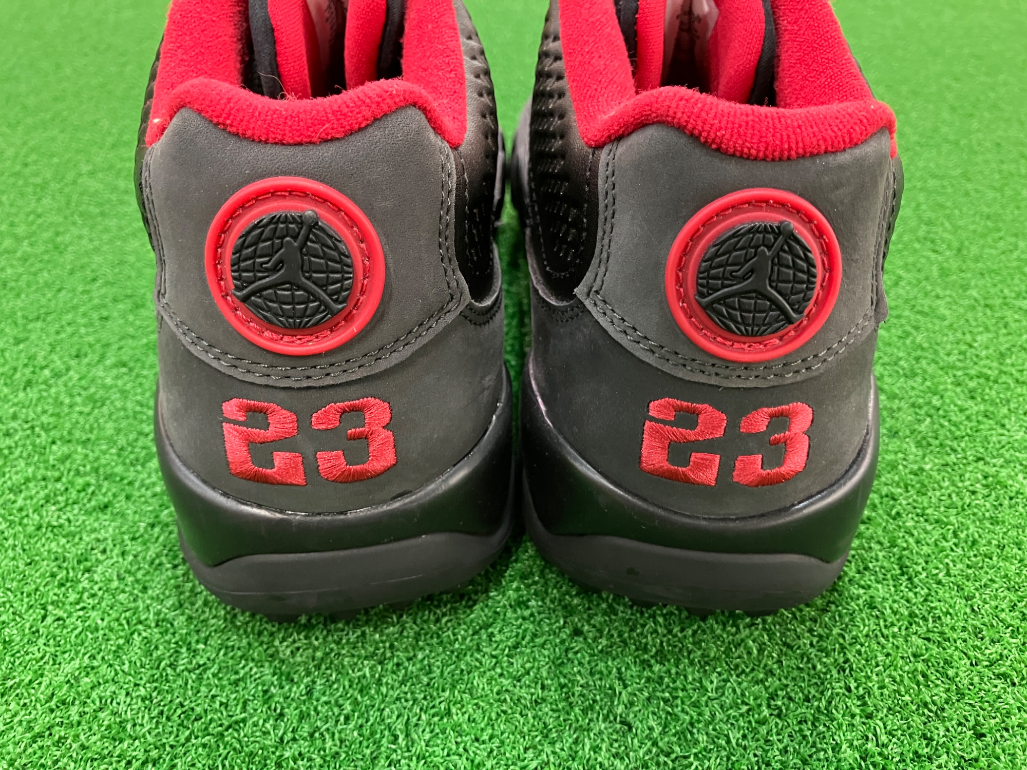 ゴルフ場でもスニーカー感覚！】名作を足元に。NIKE AIR JORDAN 9 G