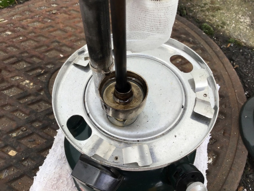 スポーツ幕張】コールマン214A700ケロシンランタンの魅力