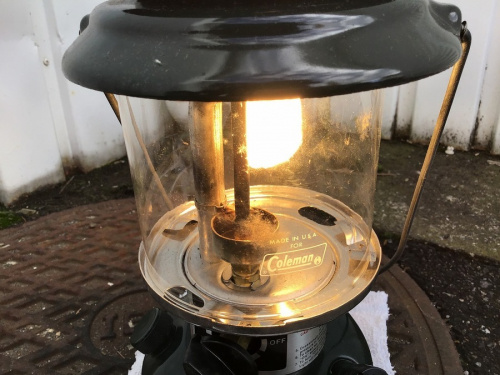 コ*号様 コールマン ケロシンランタン 214A700 スポーツ幕張】コールマン214A700ケロシンランタンの魅力